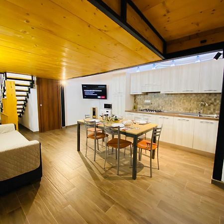Casa Vacanze Al Civico 72 ピッツォ エクステリア 写真