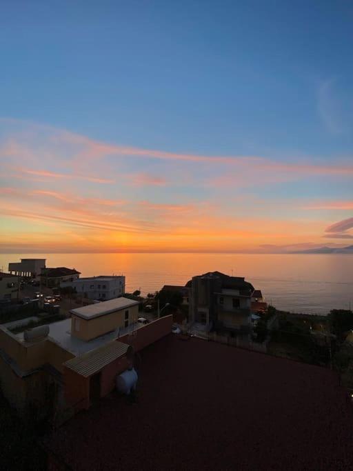 Casa Vacanze Al Civico 72 ピッツォ エクステリア 写真