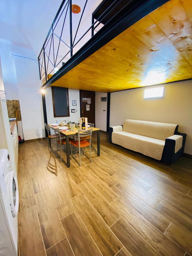 Casa Vacanze Al Civico 72 ピッツォ エクステリア 写真